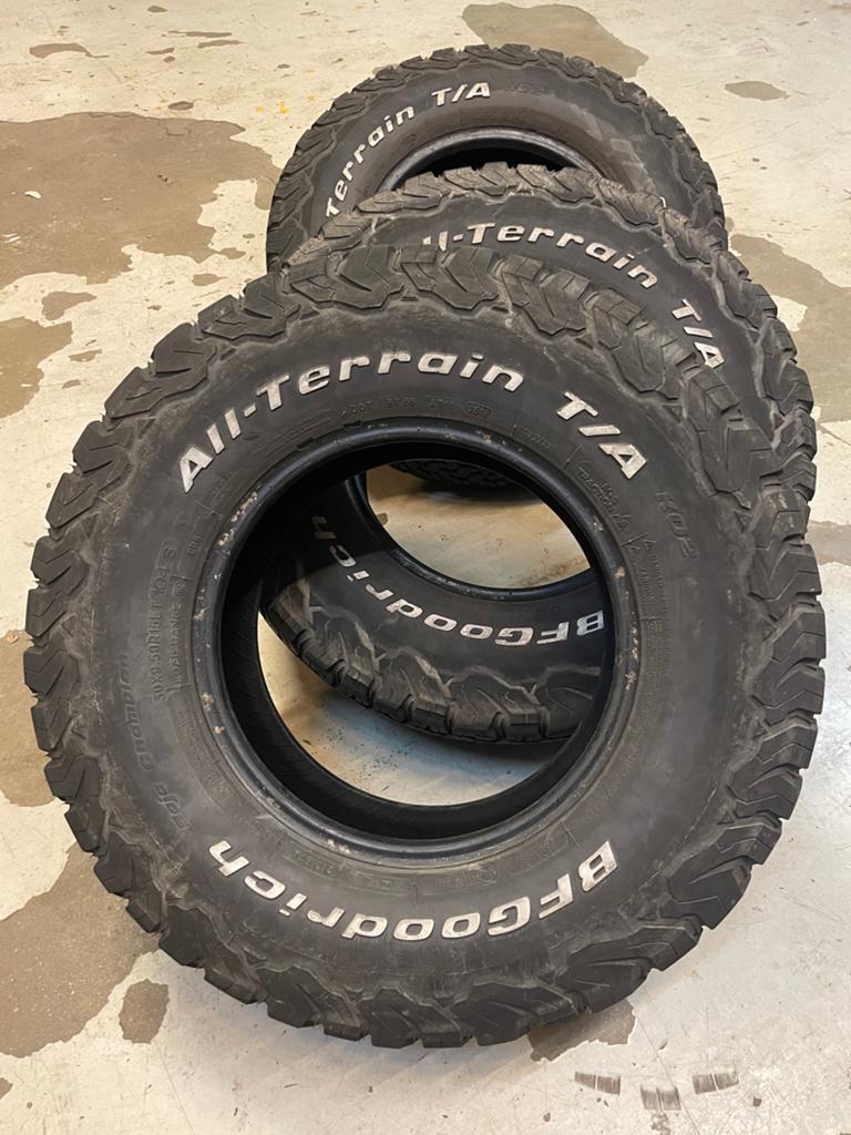 BFGoodrich All-Terrain T/A KO2 30X9.50R15LT 104S, Auto-onderdelen, Ophalen, Gebruikt, 15 inch, Overige