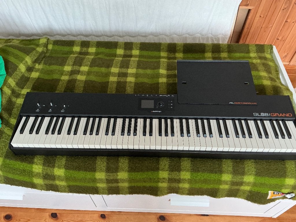 Studiologic SL88 Grand midi keyboard, Muziek en Instrumenten, Keyboards, Zo goed als nieuw, 88 toetsen, Overige merken, Met standaard