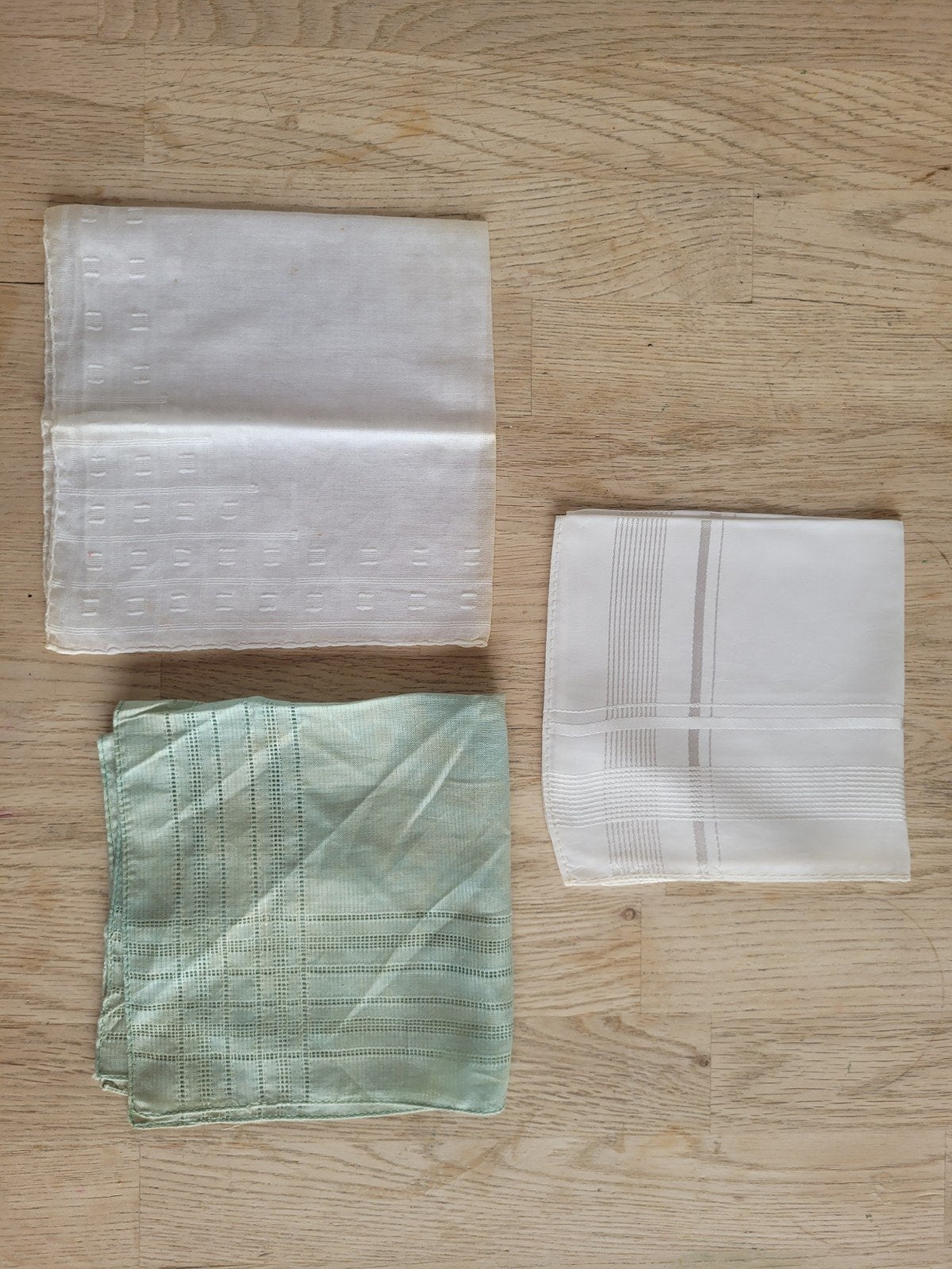 Kavel van 3 vintage zakdoeken (o.a. jacquard en ajour), Antiek en Kunst, Antiek | Kleden en Textiel, Ophalen of Verzenden