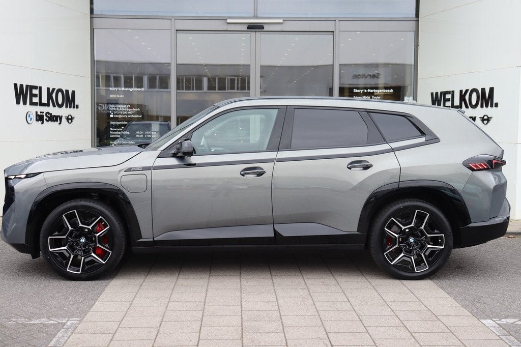 BMW XM PHEV 50e Automaat / Trekhaak / Adaptief M Onderstel P, Auto's, BMW, Automaat, Verwarming stoelen achter, Zwart, 23 km/l