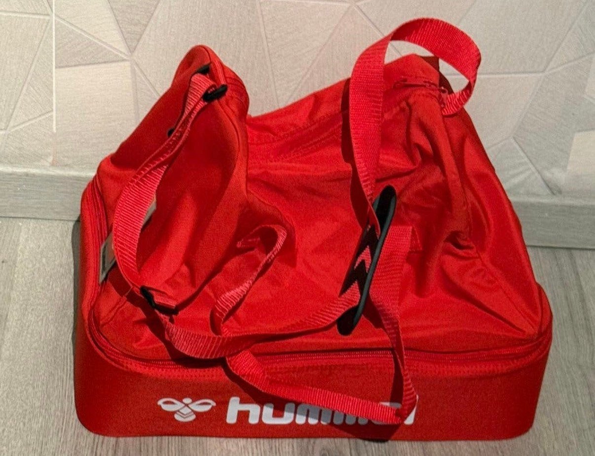 Hummel voetbal tas rood, Ophalen, Zo goed als nieuw, Unisex volwassen