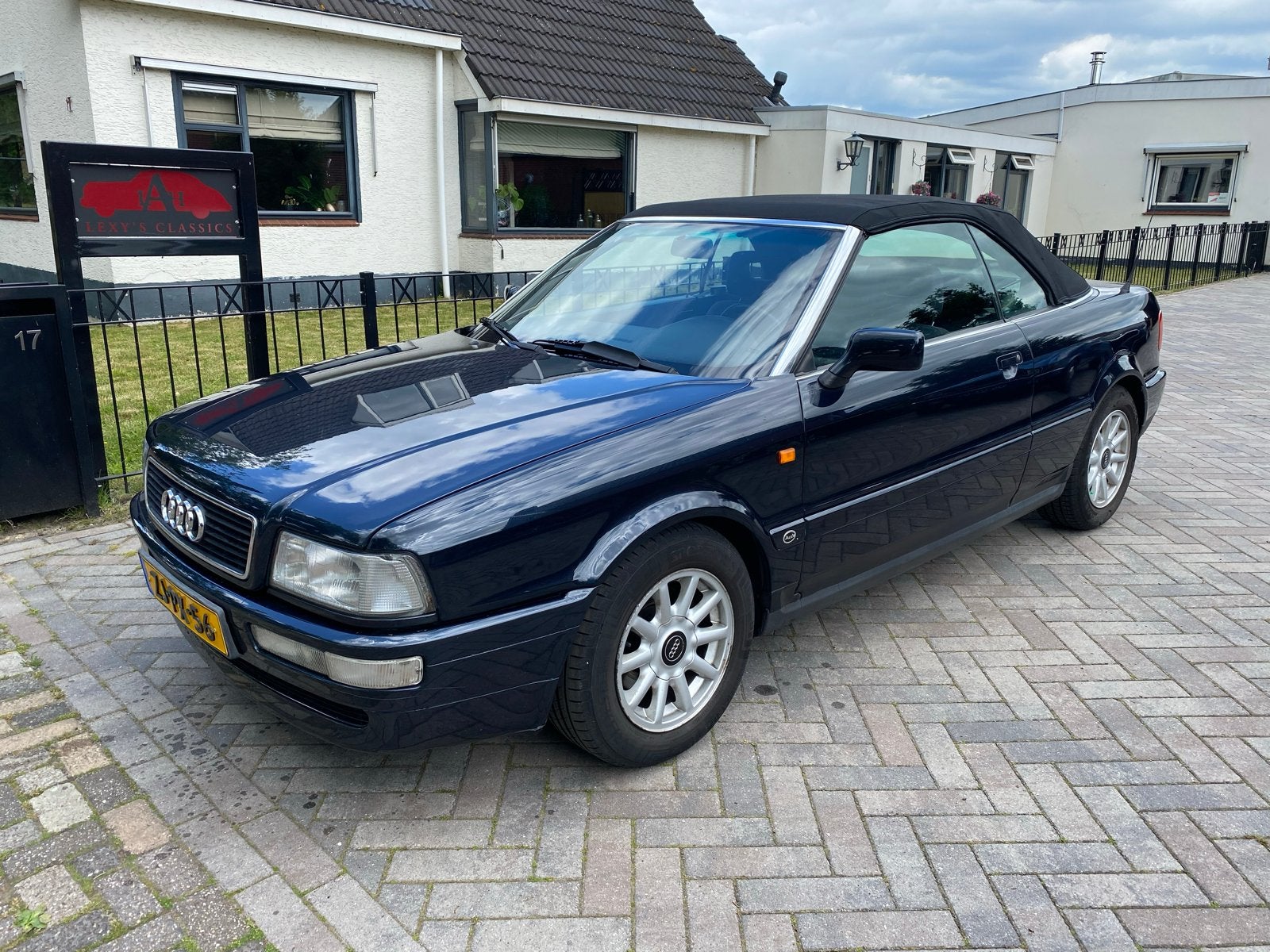 Audi 80 Cabrio 1993 2.3L lange apk!, Auto's, Audi, 1360 kg, Cabriolet, Blauw, 1000 kg