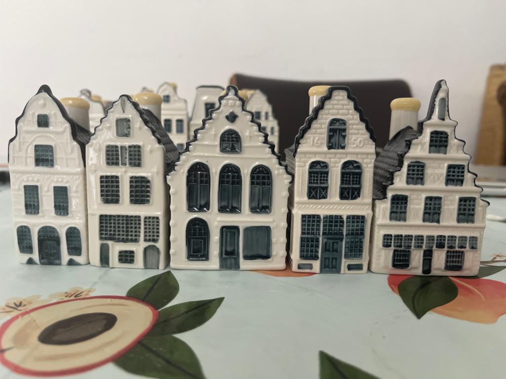KLM huisjes - Set van 5 (nrs. 15, 21, 29, 49, 50), Ophalen of Verzenden, Gebruikt, 21 t/m 40, Gevuld