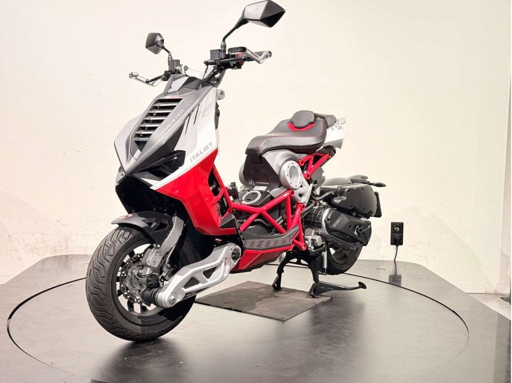 Italjet Dragster 200 | 04-2026 | 848KM | Motorscooter, Italjet, Via dell'Agricoltura 2, 40023 Castel Guelfo di Bologna (BO), Italië
