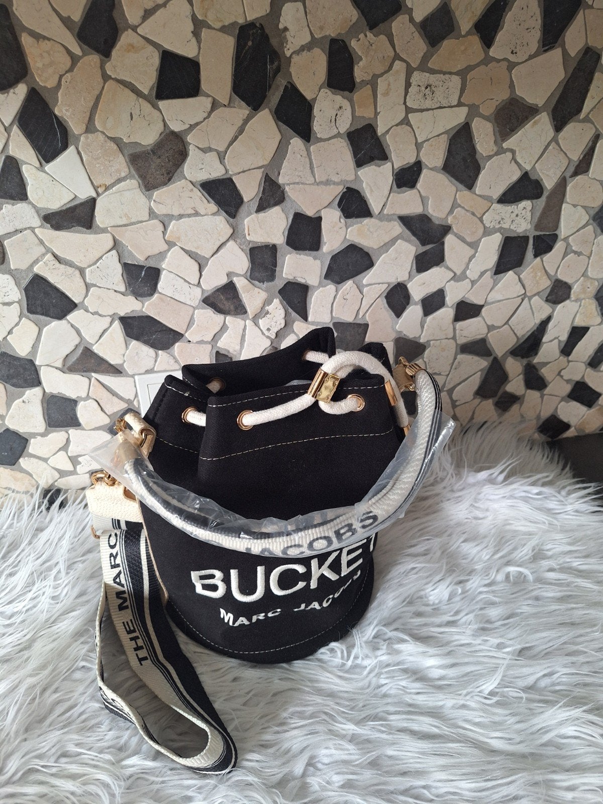 THE BUCKET Marc jacobs handtas schoudertas, Sieraden, Tassen en Uiterlijk, Tassen | Damestassen, Ophalen of Verzenden, Handtas