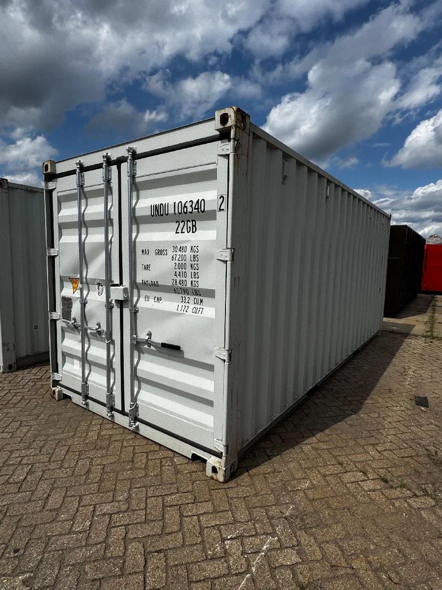 VERNOOY ZEECONTAINER 20FT 8.6 106340 KOOPJE MET SCHADE, Dave Vernooij, Dave@vernooy.nl, Kellensedwarsweg 9
4004JC  Tiel, NL