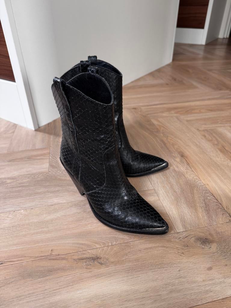 Toral boots maat 38, Ophalen of Verzenden, Zo goed als nieuw, Zwart, Lage of Enkellaarzen