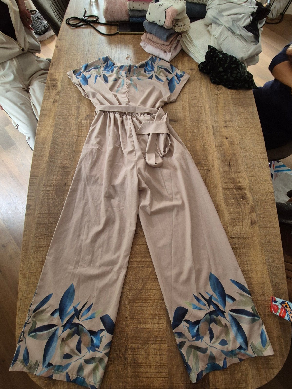 Stijlvolle jumpsuit met botanische print - Maat S, Beige, Ophalen of Verzenden, Maat 36 (S), Onbekend