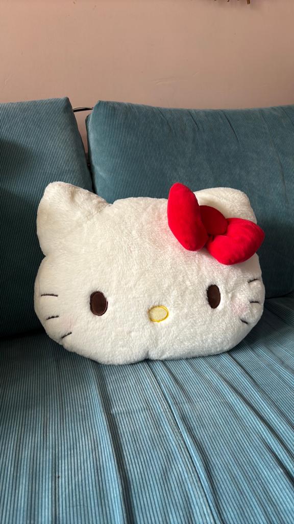 Hello Kitty kussen / knuffel (miniso), Ophalen of Verzenden, Gebruikt, Kleed of Kussen