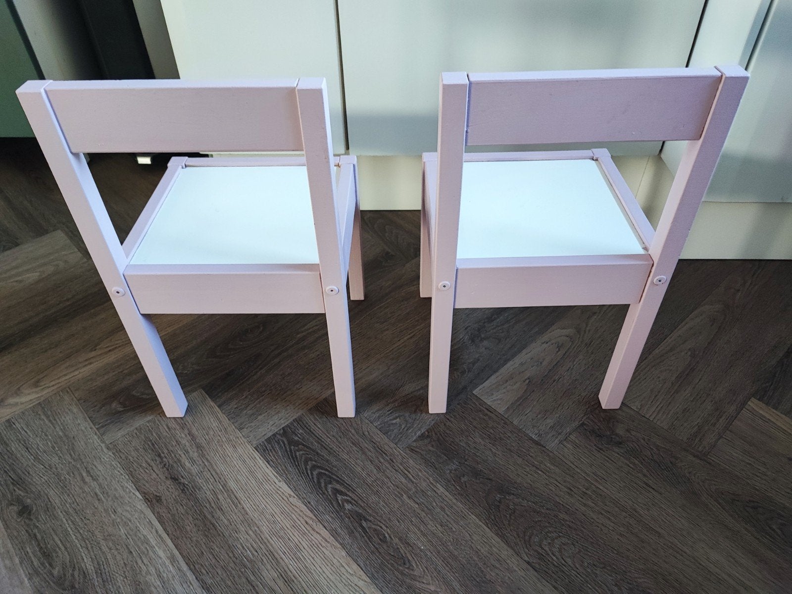 te koop roze kinder bureau met 2 stoeltjes, Ophalen, Tafel(s) en Stoel(en)