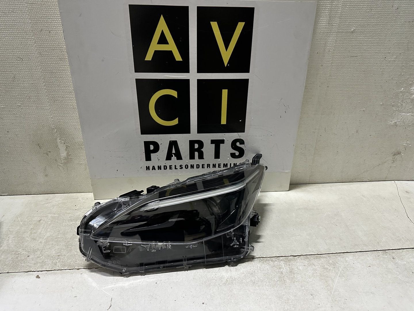 Koplamp Toyota Yaris Cross H7 Led origineel links, Gebruikt, -, -, Ophalen of Verzenden