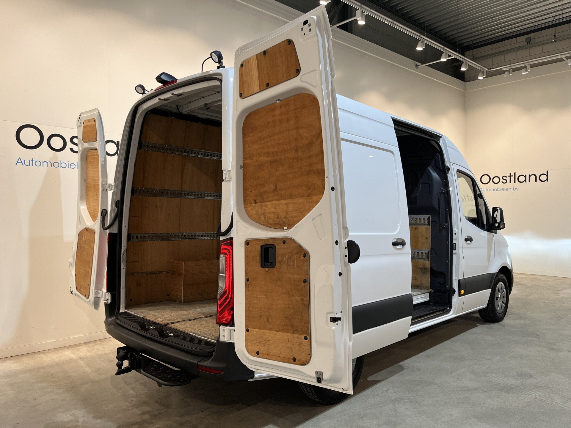 Mercedes-Benz Sprinter 317 CDI L2H2 RWD / Euro 6 / LED / Air, Auto's, Gebruikt, 4 cilinders, Wit, Mercedes-Benz