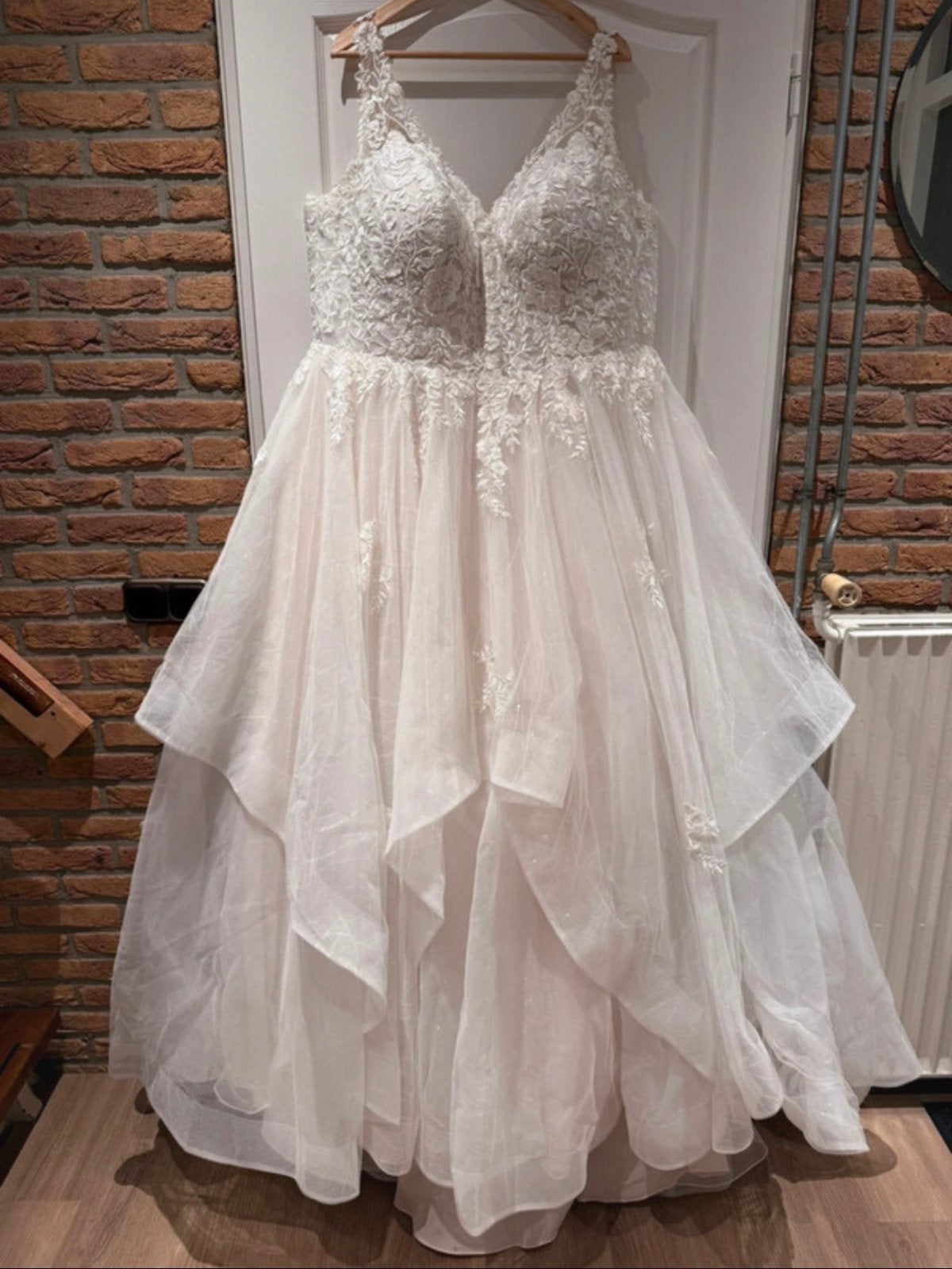 Nieuwe Essense of Australia trouwjurk maat 56, Kleding | Dames, Ophalen of Verzenden, Nieuw, Overige kleuren, Trouwjurk