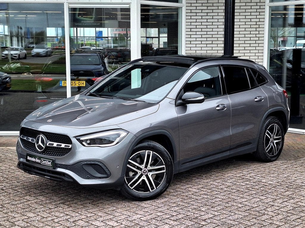 Mercedes-Benz GLA-klasse 250 e Luxury Line | Panoramadak | N, 77 km/l, 4 cilinders, 16 kWh, Leder en Stof
