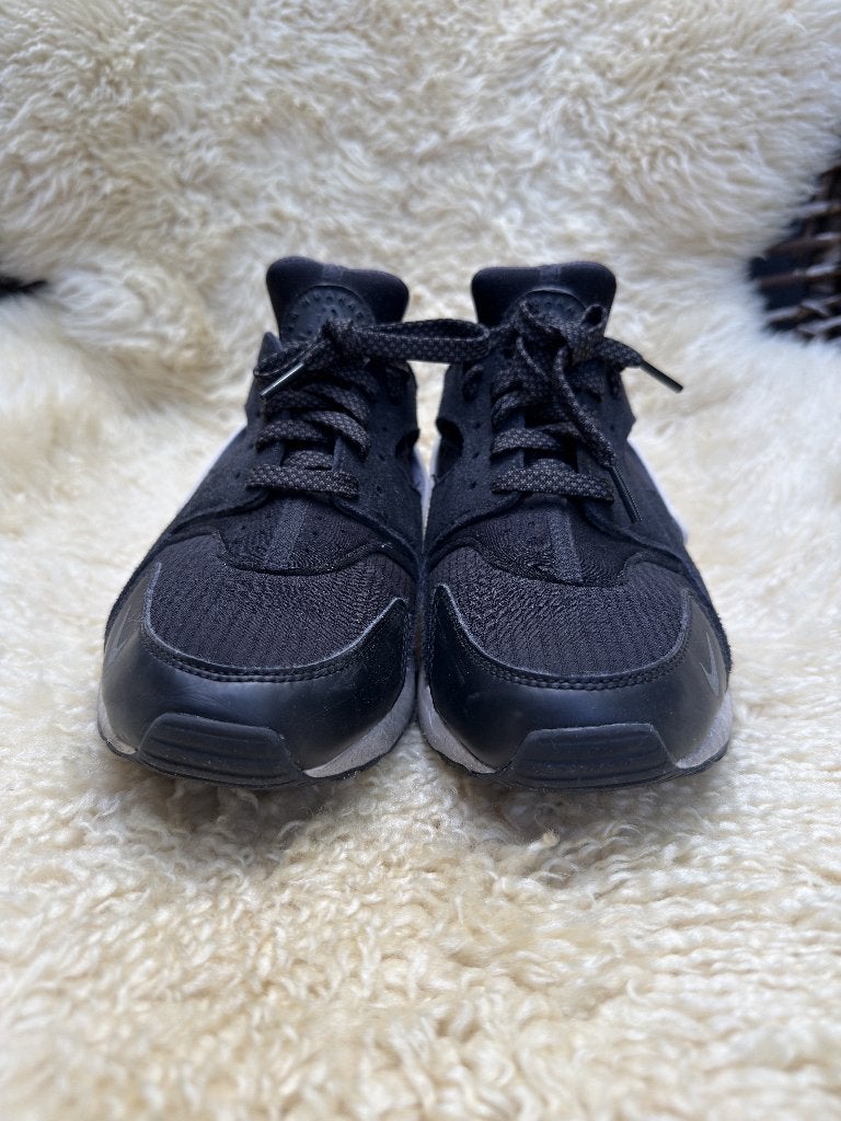 Nike Air Huarache – Zwart/Wit – Maat 42 – Goede staat!, Ophalen, Zo goed als nieuw, Zwart