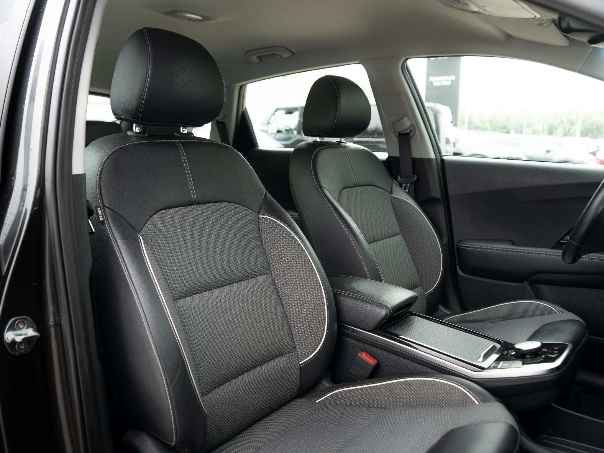 Foto 5 van Kia e-Niro DynamicLine 64 kWh | Trekhaak | 3 Fase | Adaptiev