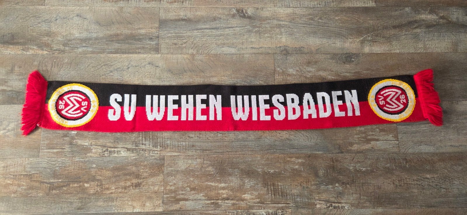 Sjaal SV Wehen Wiesbaden, Ophalen of Verzenden, Zo goed als nieuw, Buitenlandse clubs, Vaantje of Sjaal