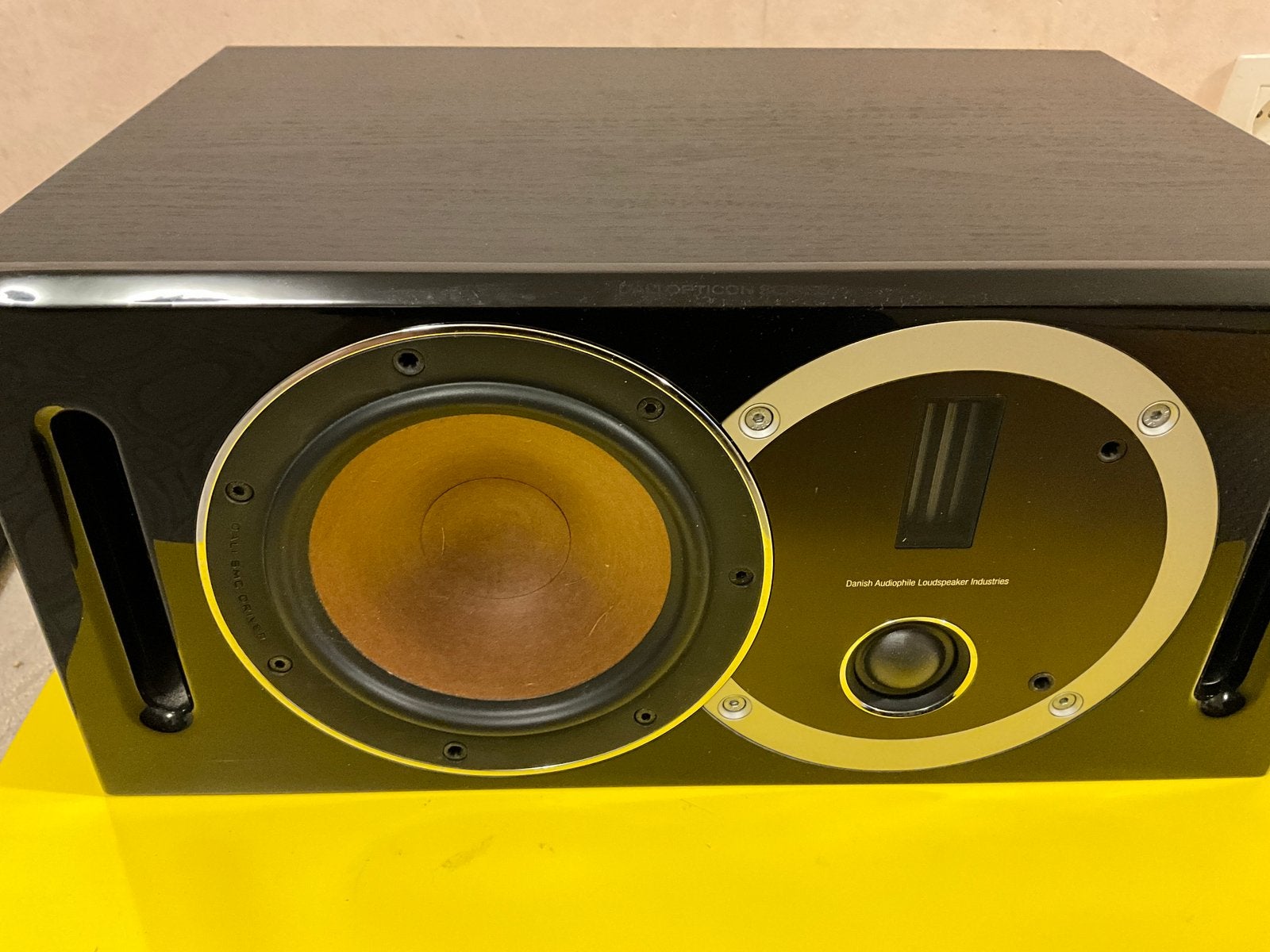 DALI Opticon Vokal centerspeaker (luidspreker) zwart