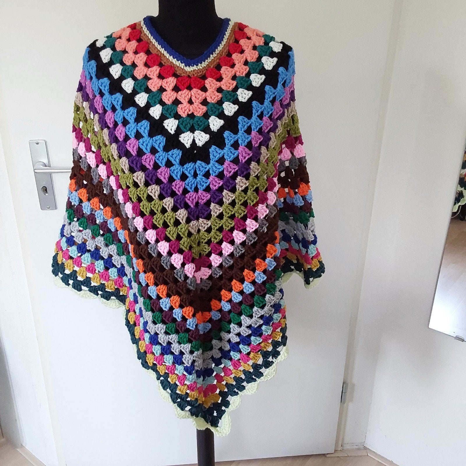 Nieuw!!!!
Prachtige, handgehaakte poncho, Hobby en Vrije tijd, Breien en Haken, Ophalen of Verzenden, Nieuw, Breien