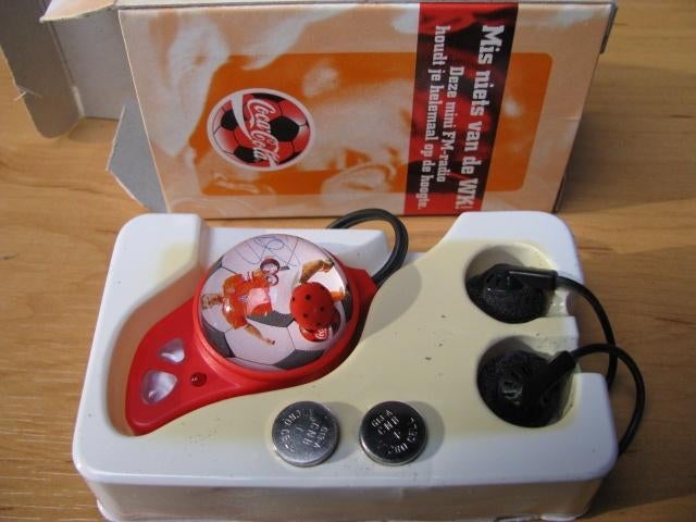 Coca cola fm radio ter gelegenheid van het wk uitgebracht, Verzamelen, Ophalen of Verzenden, Nieuw, Overige binnenlandse clubs