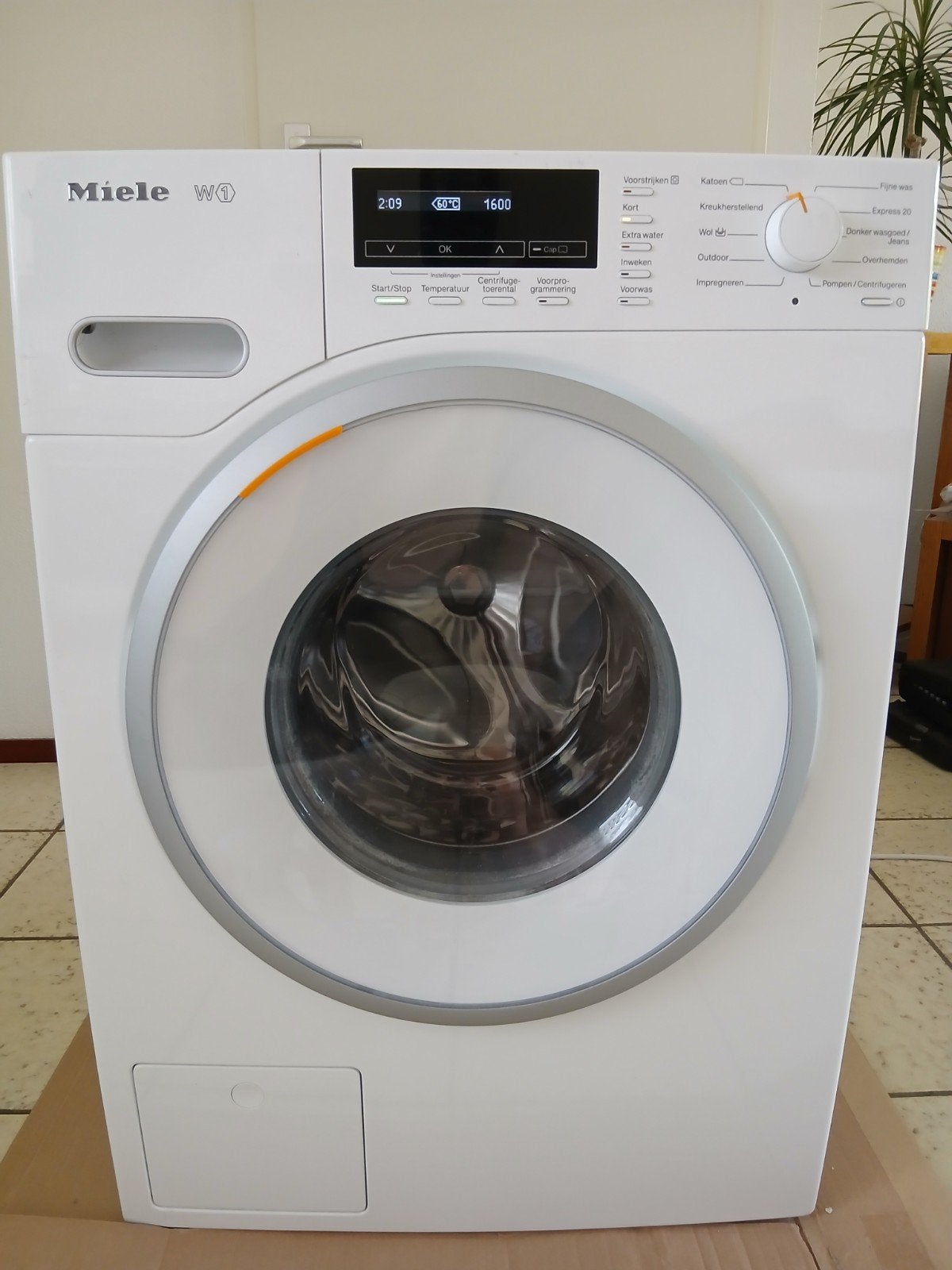 Miele WMB120 8kg 1600t, Ophalen, 1600 toeren of meer, 85 tot 90 cm