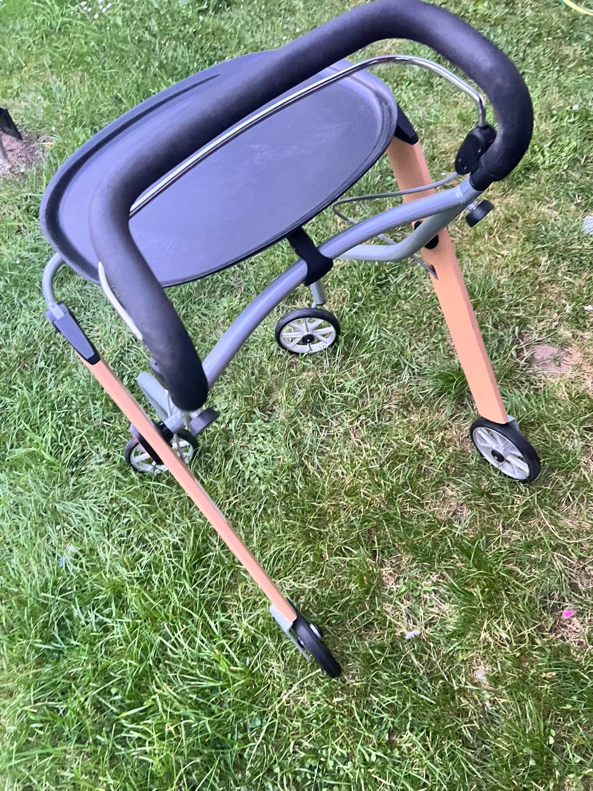 Trust binnen rollator, Diversen, Ophalen of Verzenden, Opvouwbaar, Zo goed als nieuw