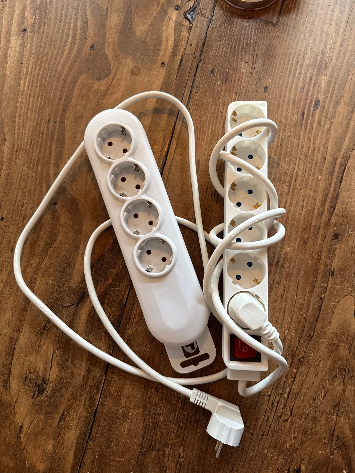 Stekkerdozen - 2 stuks, wit, met en zonder schakelaar, Ophalen, Gebruikt, Stekkerdoos