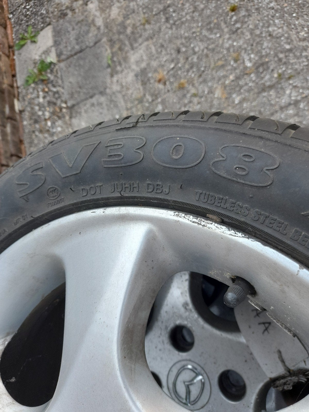 all weather banden op velg  Mazda 2, Auto diversen, Autosport-onderdelen, Ophalen