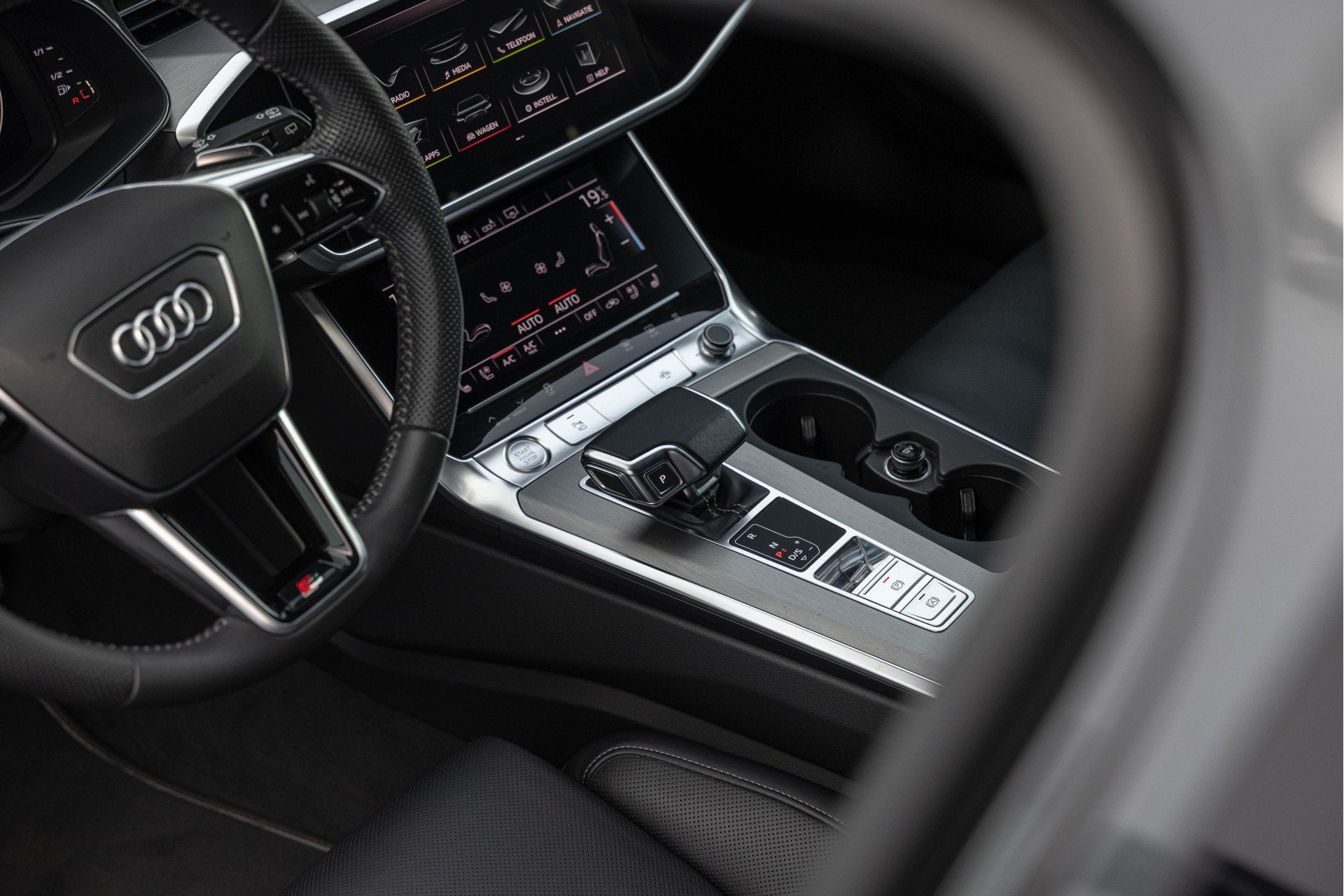 Foto 7 van Audi A6 Avant 55 TFSI Quattro 340pk S-line Luchtv. HD-Matrix