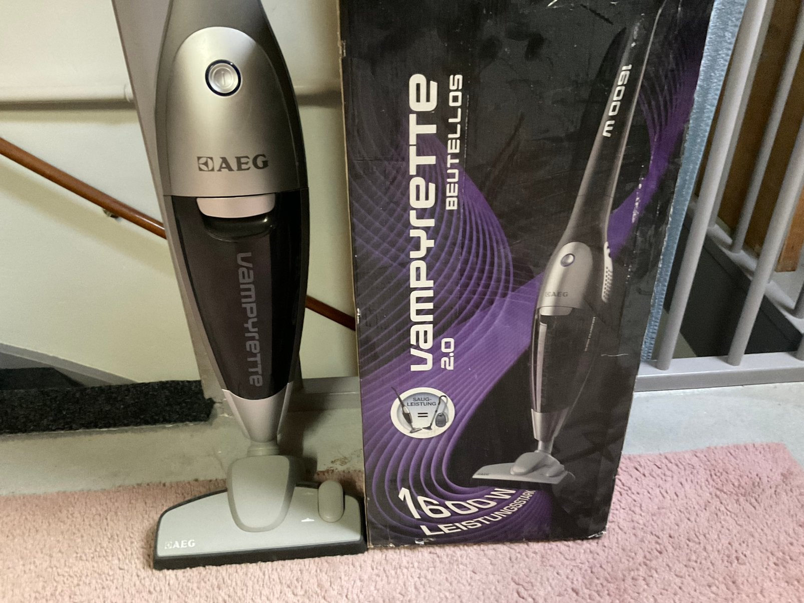hand stofzuiger AEG 1600 wat, Witgoed en Apparatuur, Ophalen, Gebruikt, 1200 tot 1600 watt