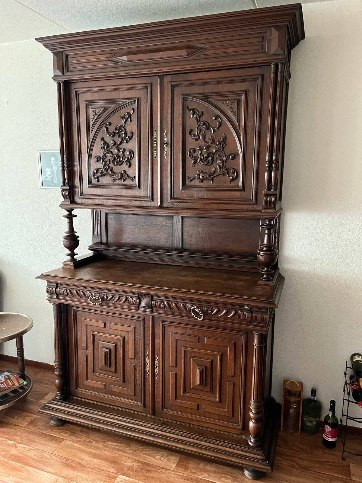 Antiek Eiken Dressoir met Rijkelijk Snijwerk gratis kast, Ophalen of Verzenden