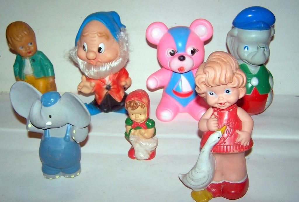 6 vintage vinylplastic pieppoppetjes en een tuimelaar. Izgs., Ophalen of Verzenden