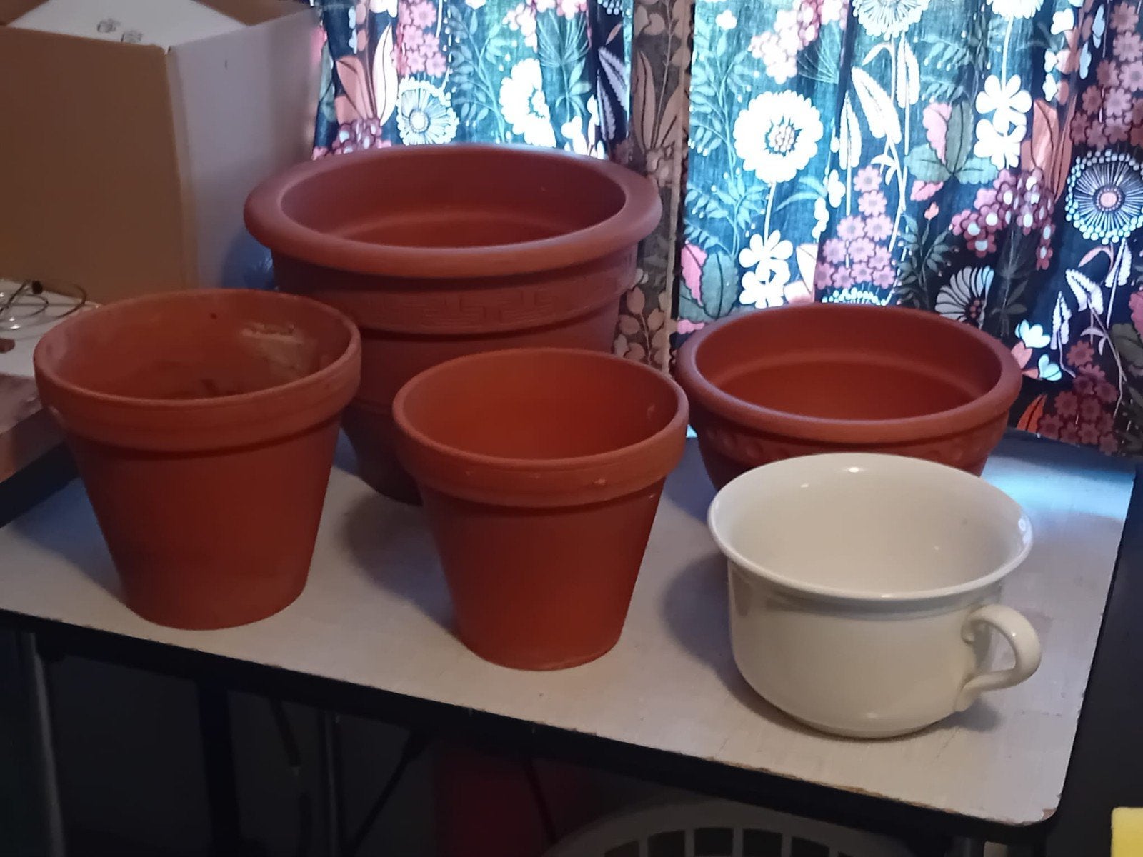 Diverse terracotta en keramische bloempotten, Ophalen