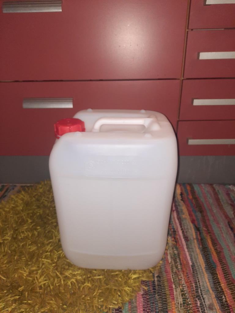 Twee verschillende 20 liter tankjes, Watersport en Boten, Ophalen