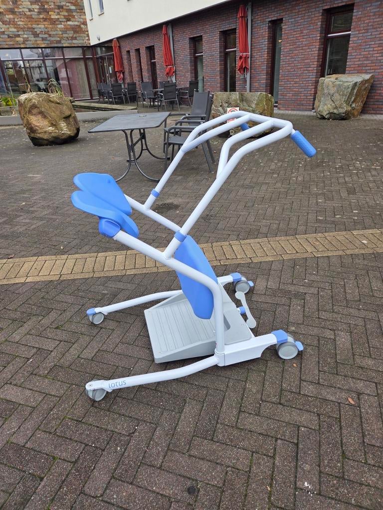 Te huur : sta op hulp / transfer hulp Lopital Lotus, Diversen, Verpleegmiddelen, Ophalen, Nieuw