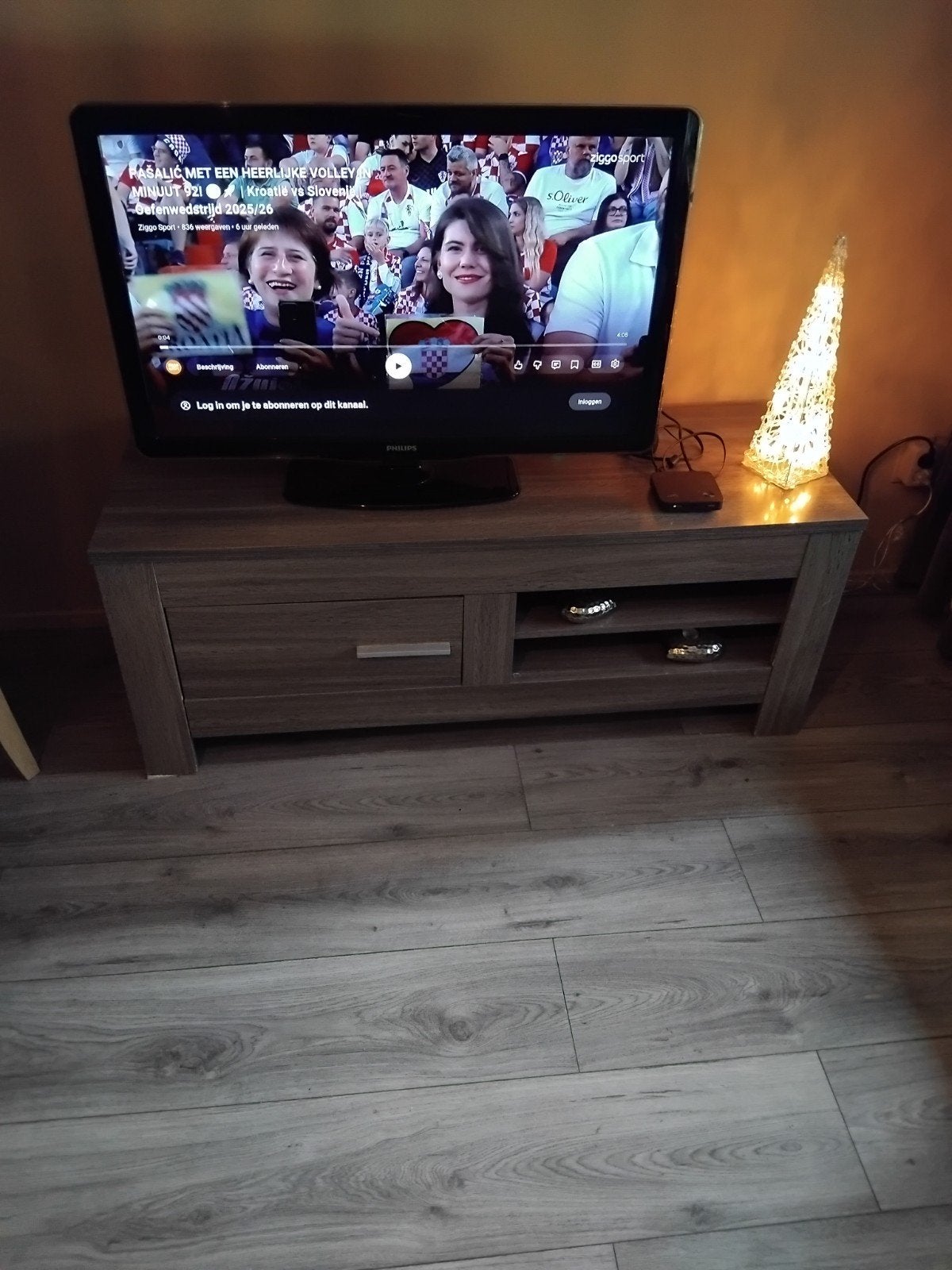 Grijs kleur. Dressior tv meubel salon tafel spiegel bankstel, 200 cm of meer, Ophalen of Verzenden, Zo goed als nieuw, Minder dan 50 cm
