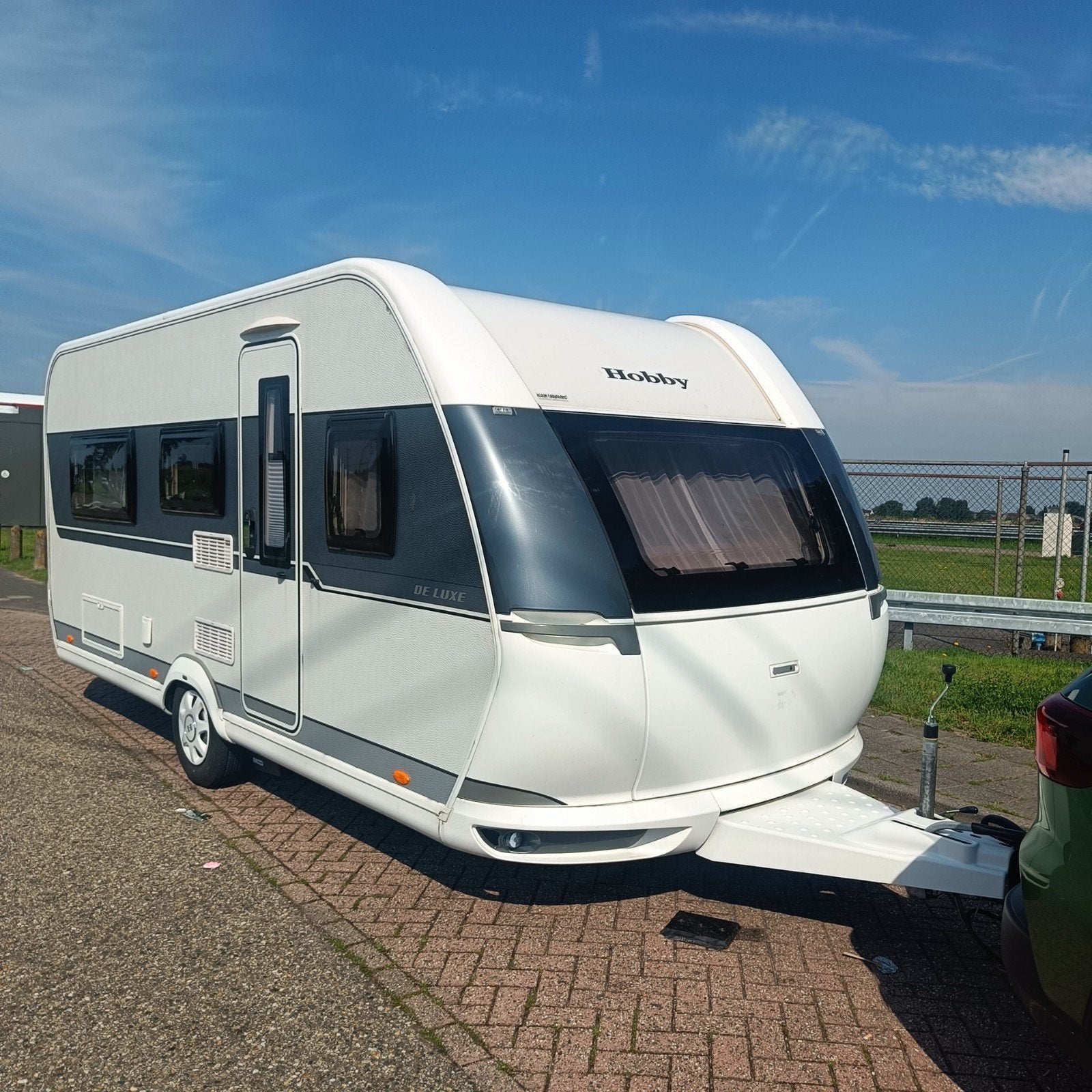 Hobby 460 UL bj 2020 +2 aparte bedden+mover+voortent  NWST, Caravans en Kamperen, 2 aparte bedden, Rondzit, Hobby, Schokbreker