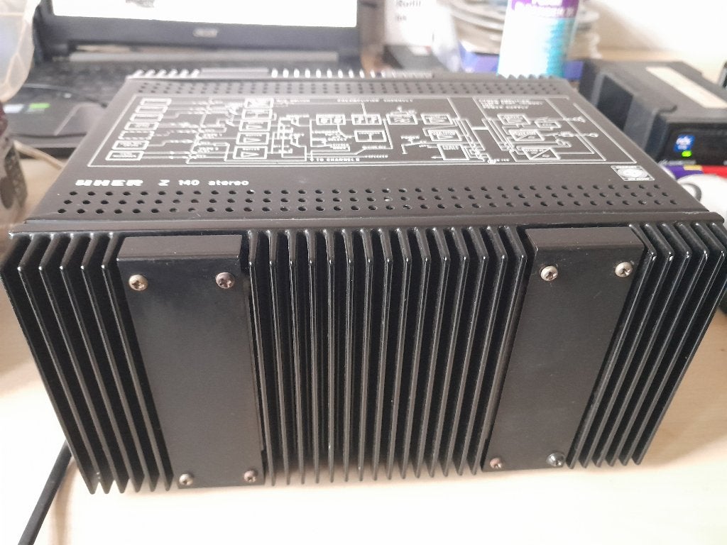 near mint UHER Z140 2 x 50 watt power amp, Audio, Tv en Foto, Ophalen of Verzenden, Zo goed als nieuw, Minder dan 60 watt, Overige merken