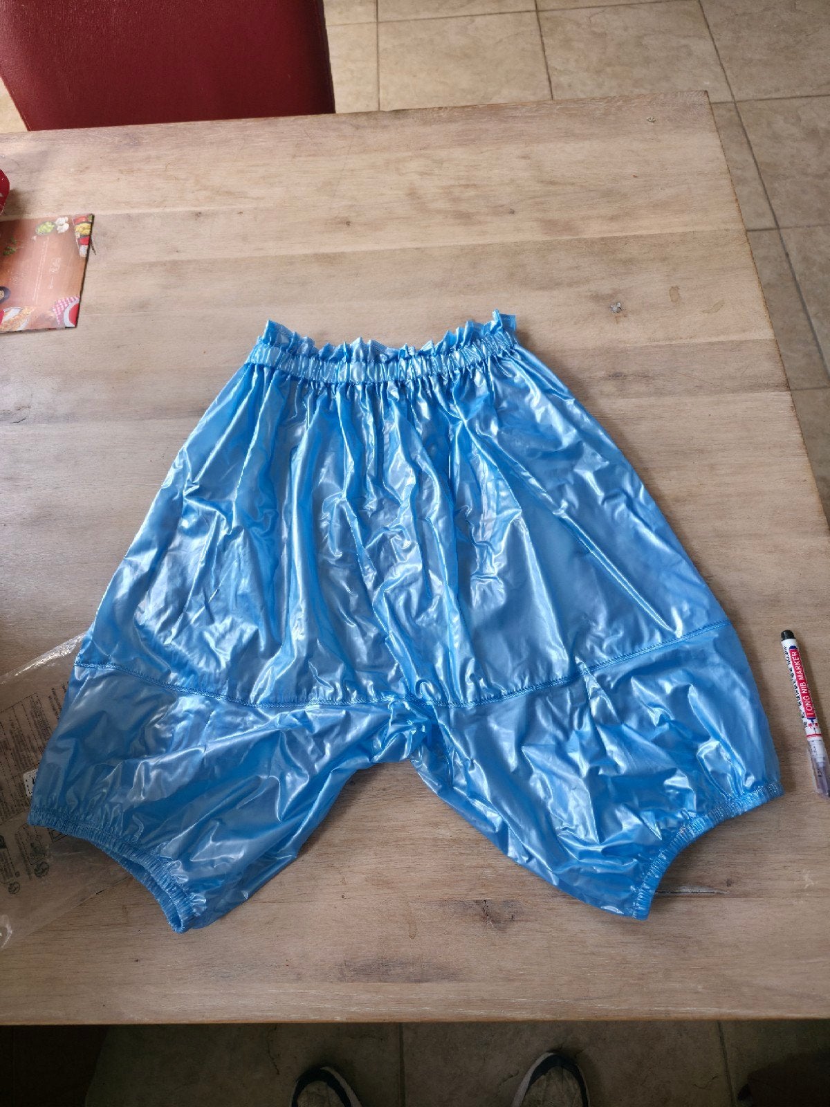 Blauwe glimmende plastic bloomer maat M/L pvc nr 5, Ophalen of Verzenden, Nieuw