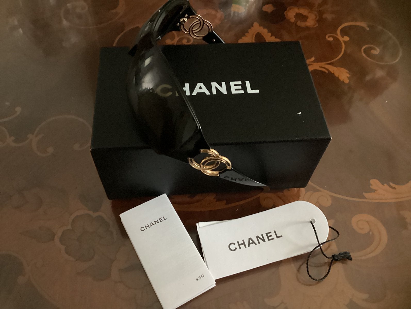 Orginele Chanel zwart zonnebril, Sieraden, Tassen en Uiterlijk, Zonnebrillen en Brillen | Dames, Gebruikt, Zonnebril, Zwart, Ophalen