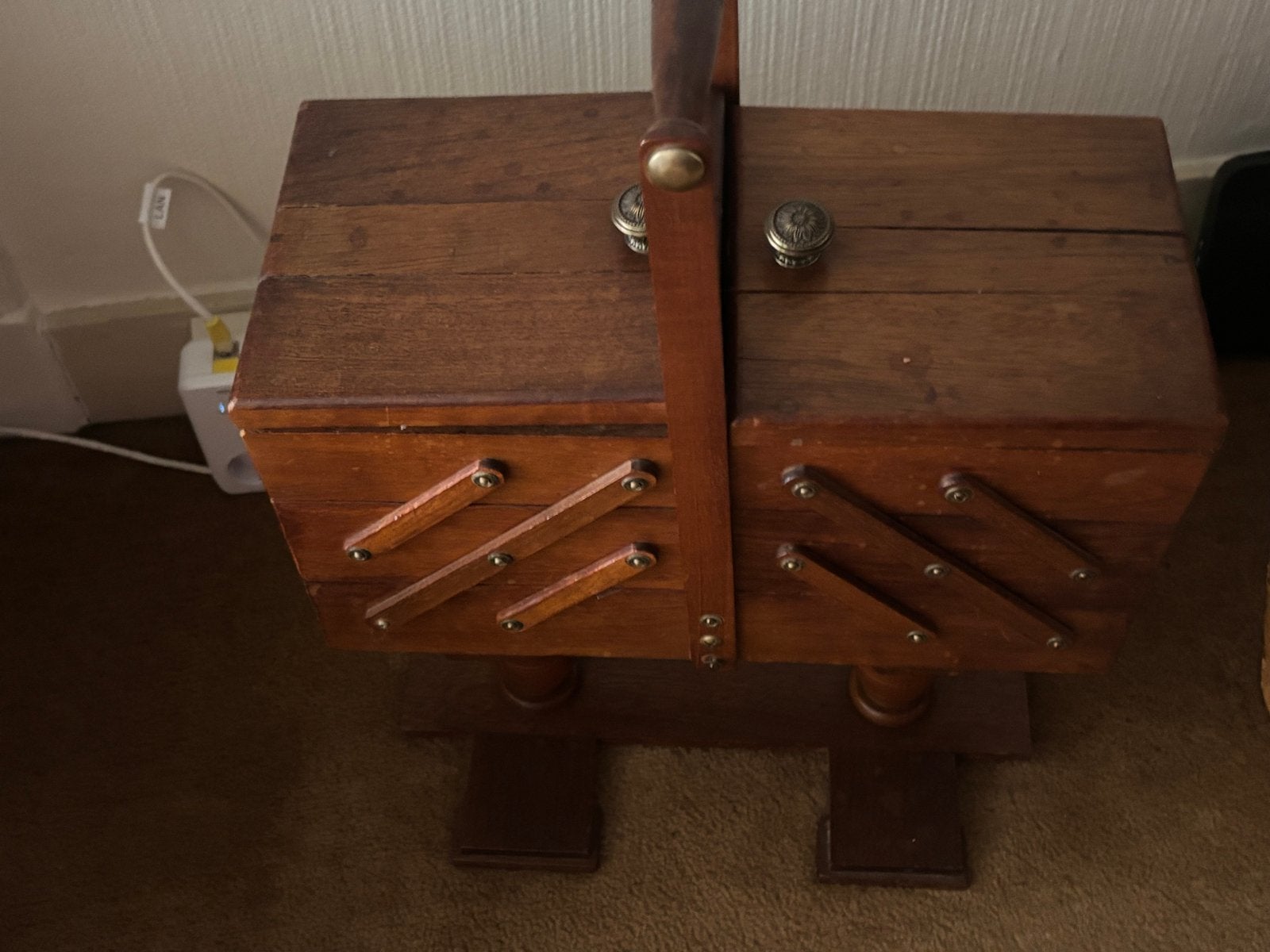 Vintage houten naaidoos met uitschuifbare vakken, Ophalen, Gebruikt, Overige typen