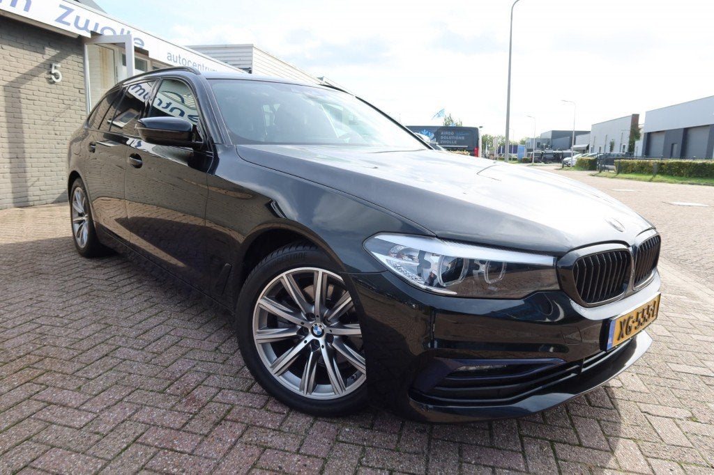 Bmw 5-SERIE 520I SPORT-LINE , 360 CAMERA , SFEER VERLICHTING, Automaat, 1998 cc, Gebruikt, Euro 6