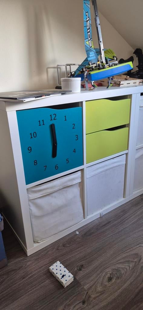 IKEA Kastje met schuiflades, klok, en 2 stoffen lades, Huis en Inrichting, Kasten | Overige, Ophalen, Gebruikt