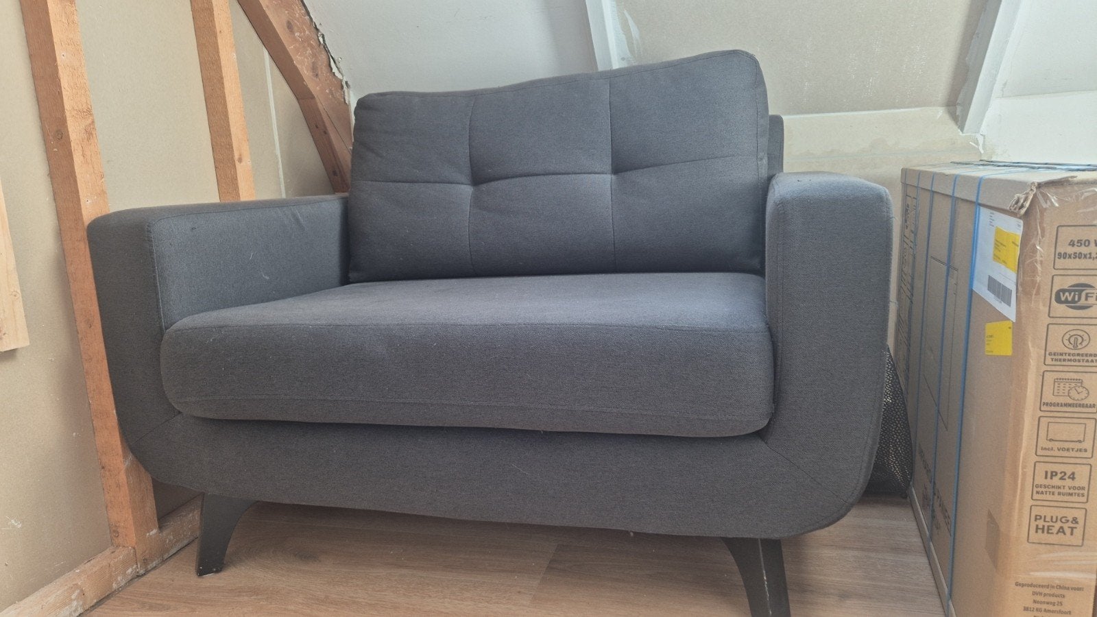 Comfortabele grijze loveseat - Zo goed als nieuw, Ophalen, Zo goed als nieuw, 75 tot 100 cm, 125 cm of meer