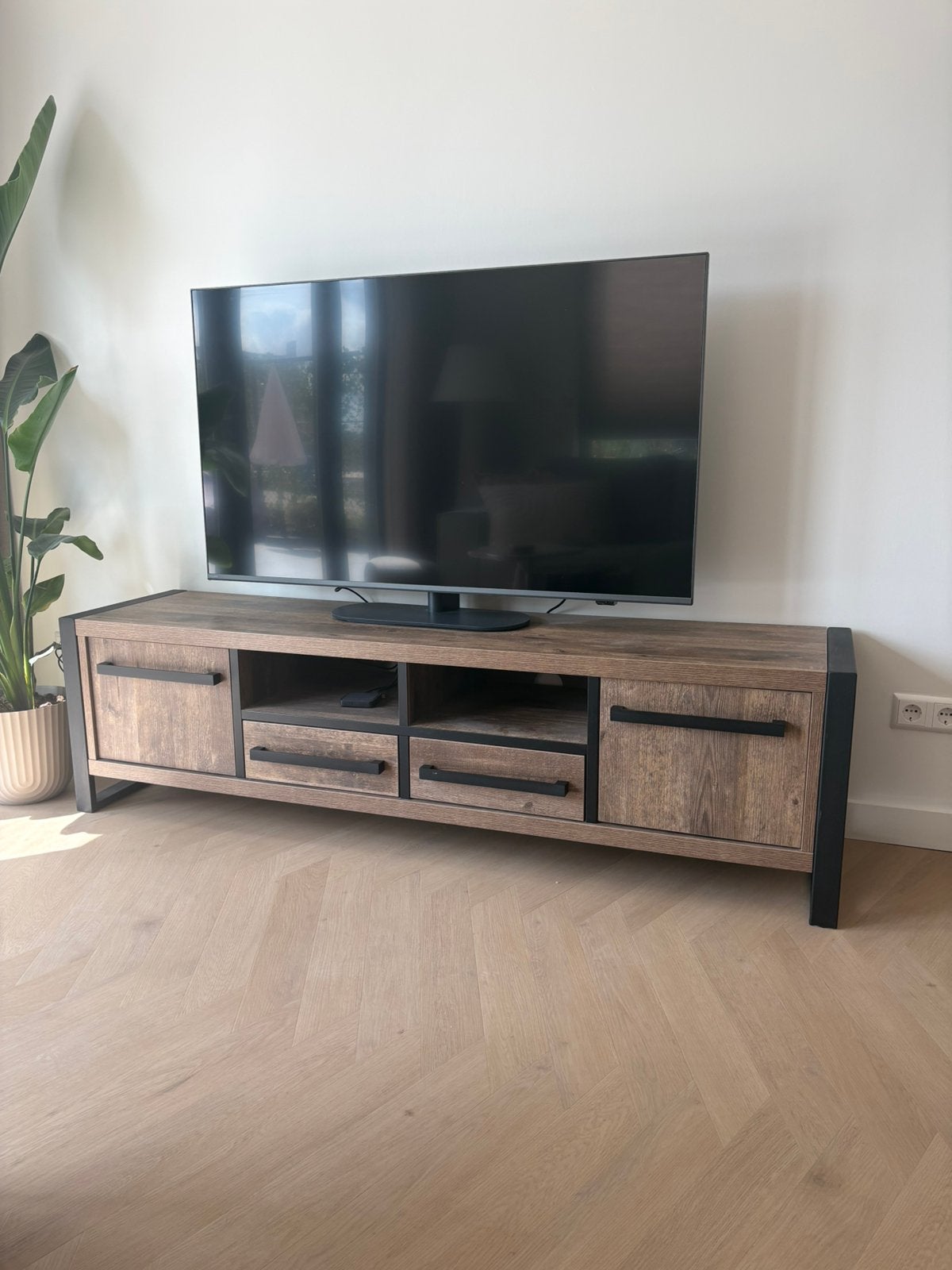 Tv meubel, Ophalen, 150 tot 200 cm, Zo goed als nieuw, Minder dan 100 cm