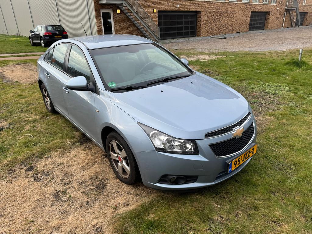 Chevrolet Cruze 1.6 LS, Auto's, Chevrolet, Voorwielaandrijving, Euro 5, 15 km/l, Gebruikt