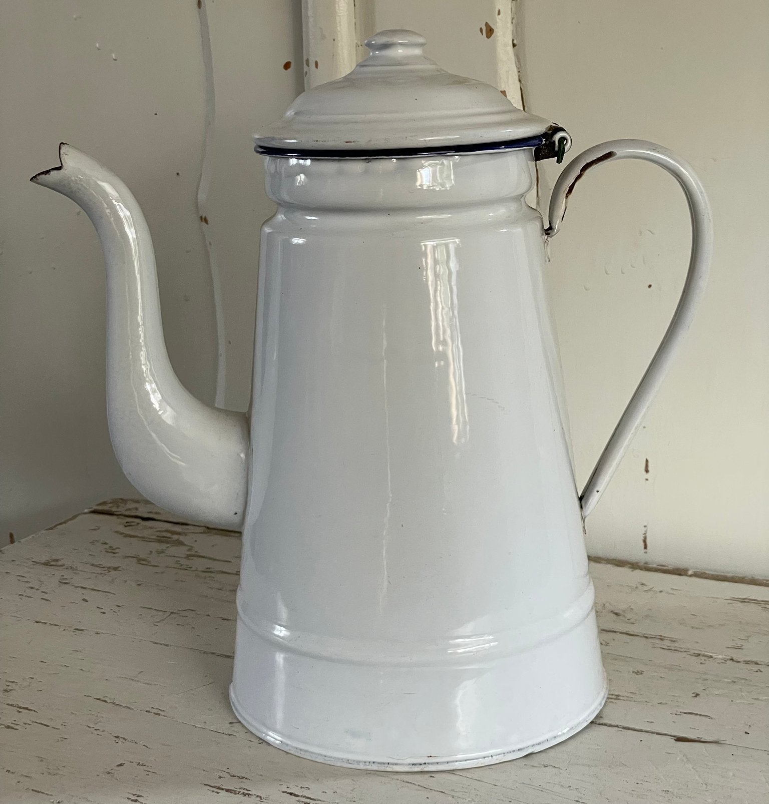 Emaille oude koffiepot wit met blauw randje, Antiek en Kunst, Ophalen of Verzenden