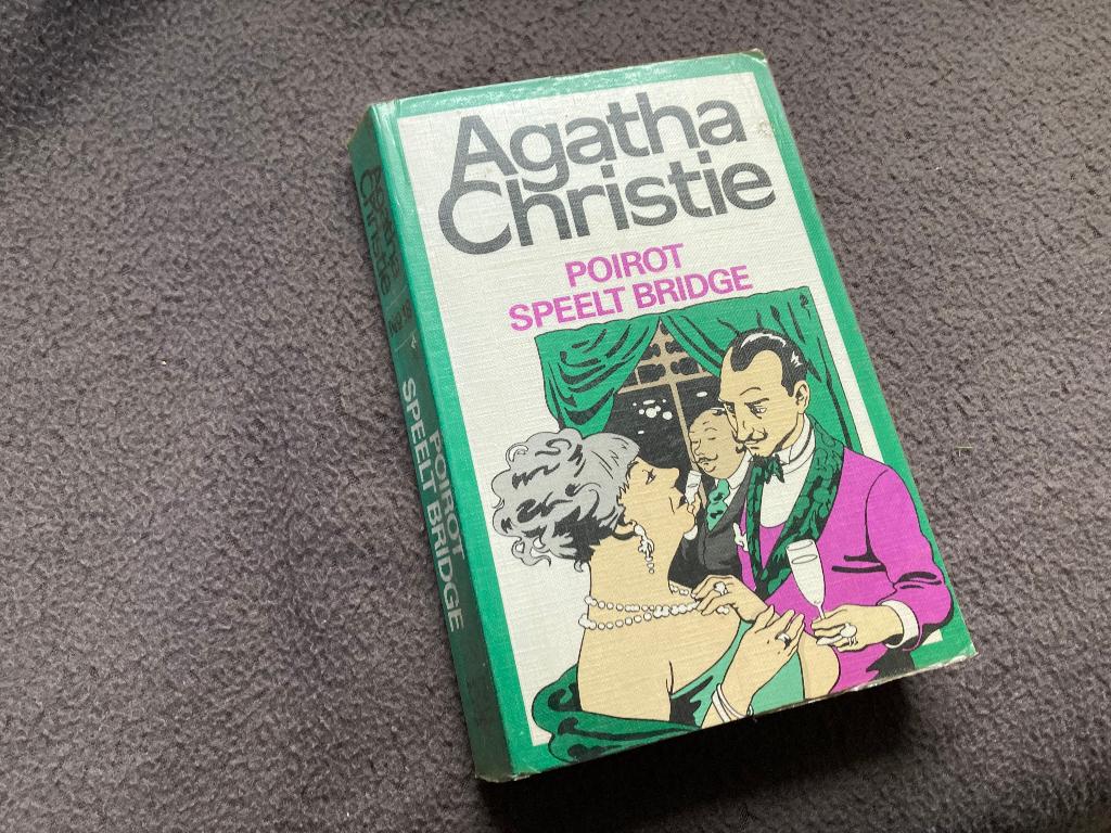 🕵️ Agatha Christie - Poirot speelt bridge, Ophalen of Verzenden, Gelezen