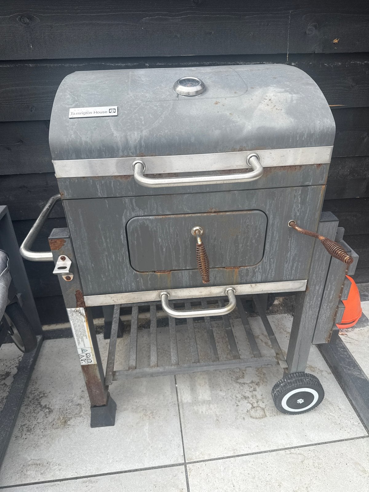 Bbq -Tarrington House Houtskool BBQ - Gebruikt, Ophalen, Gebruikt