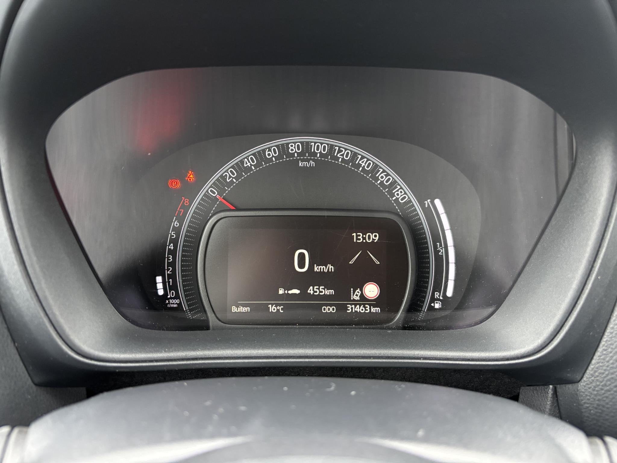 Toyota Aygo X 1.0 VVT-i MT Play Apple Carplay/Android Auto |, Auto's, Toyota, Gebruikt, 920 kg, 4 stoelen, Zwart